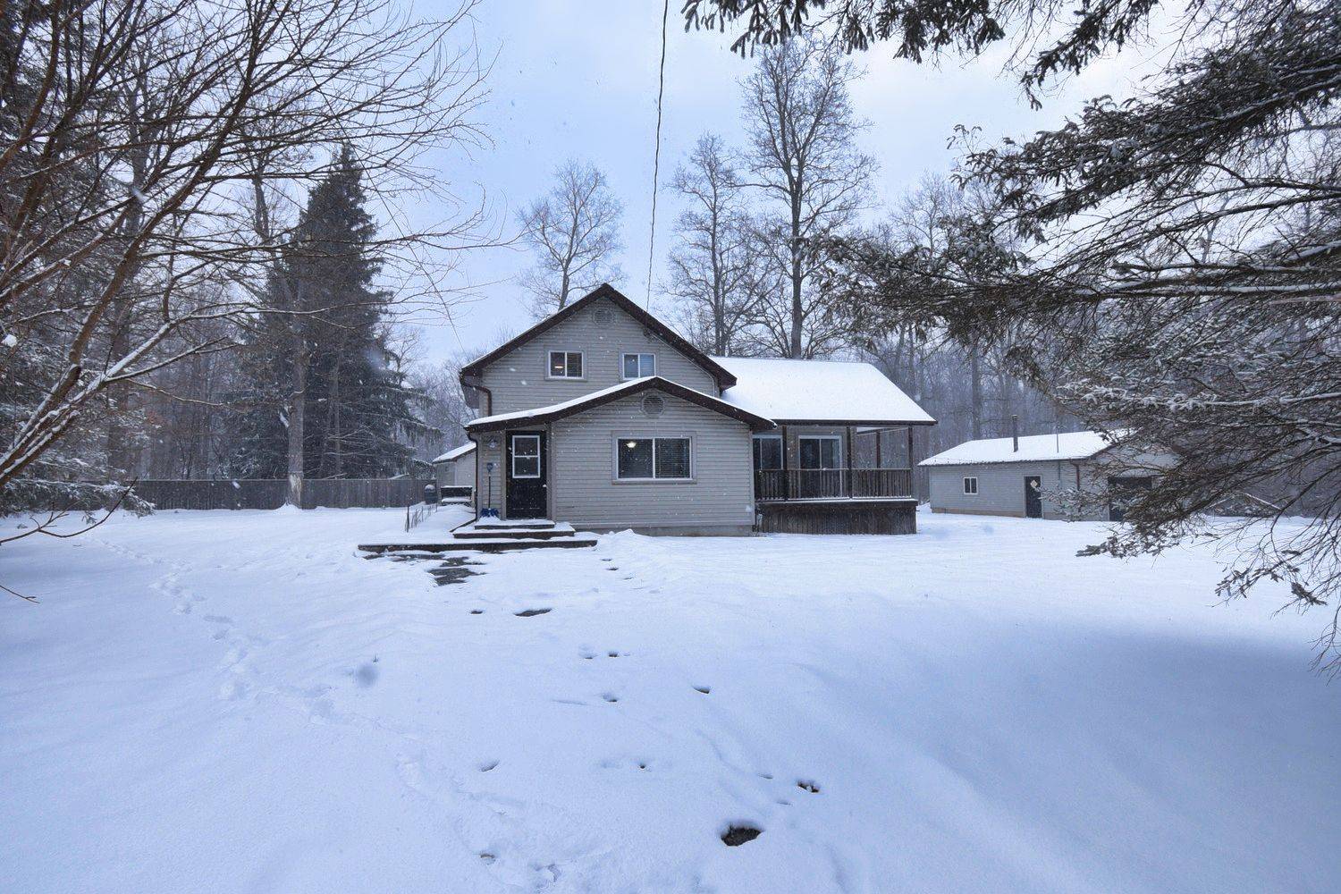 Fort Erie, ON L0S 1N0,3222 Peach AVE