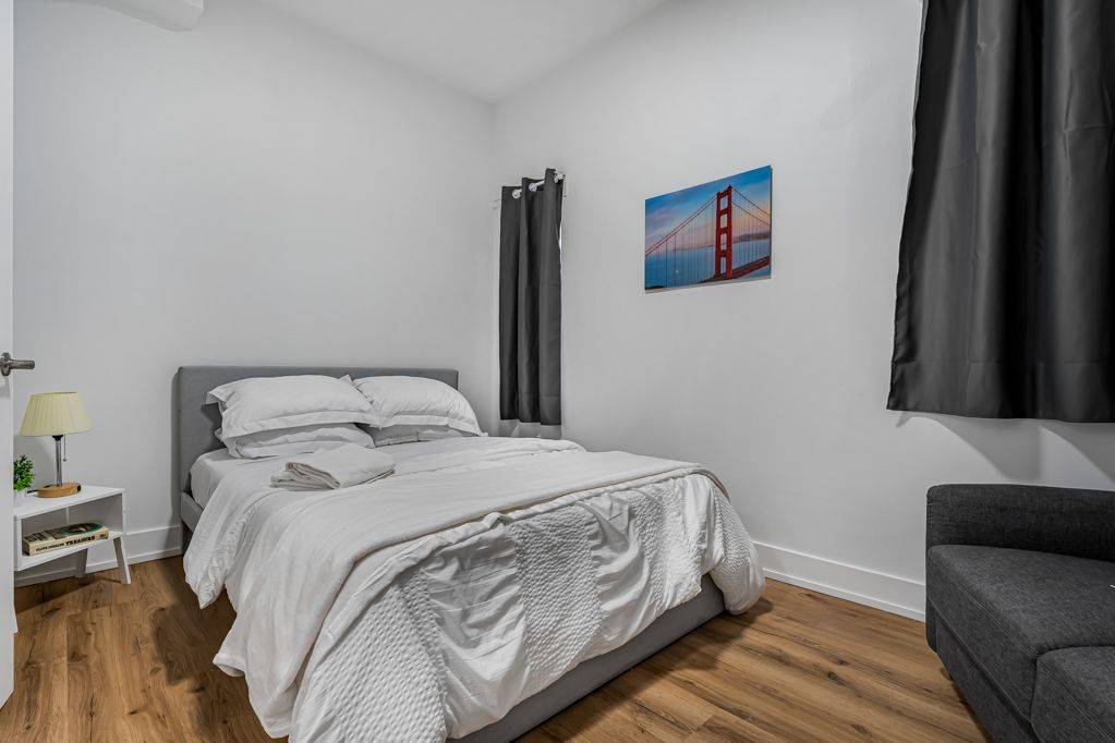 Hamilton, ON L8N 1E2,610 King ST E #10