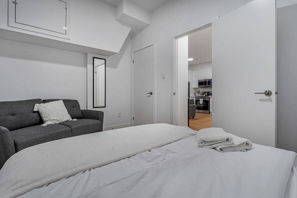 Hamilton, ON L8N 1E2,610 King ST E #10