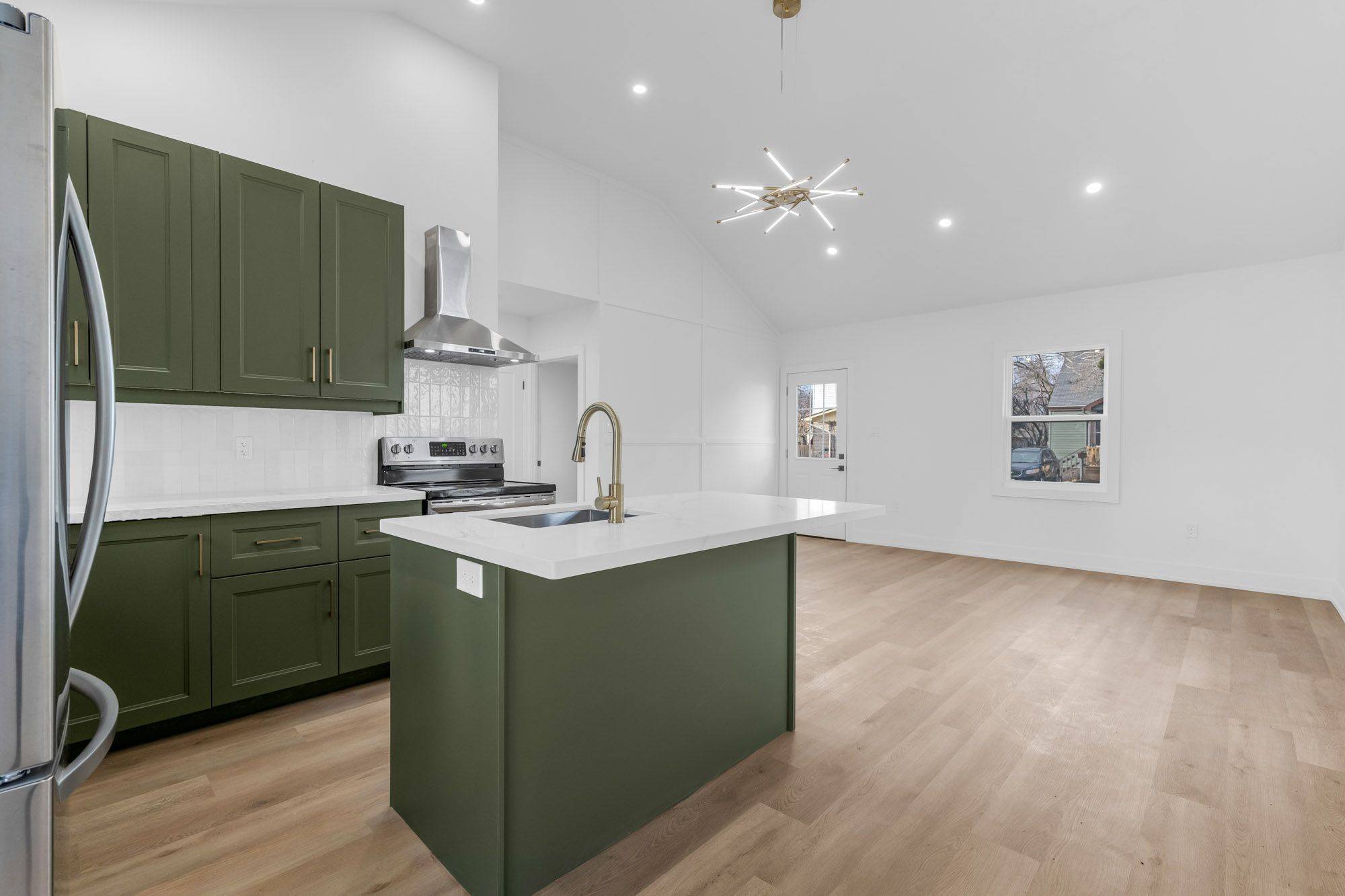 St. Catharines, ON L2R 1T1,82 Grass AVE