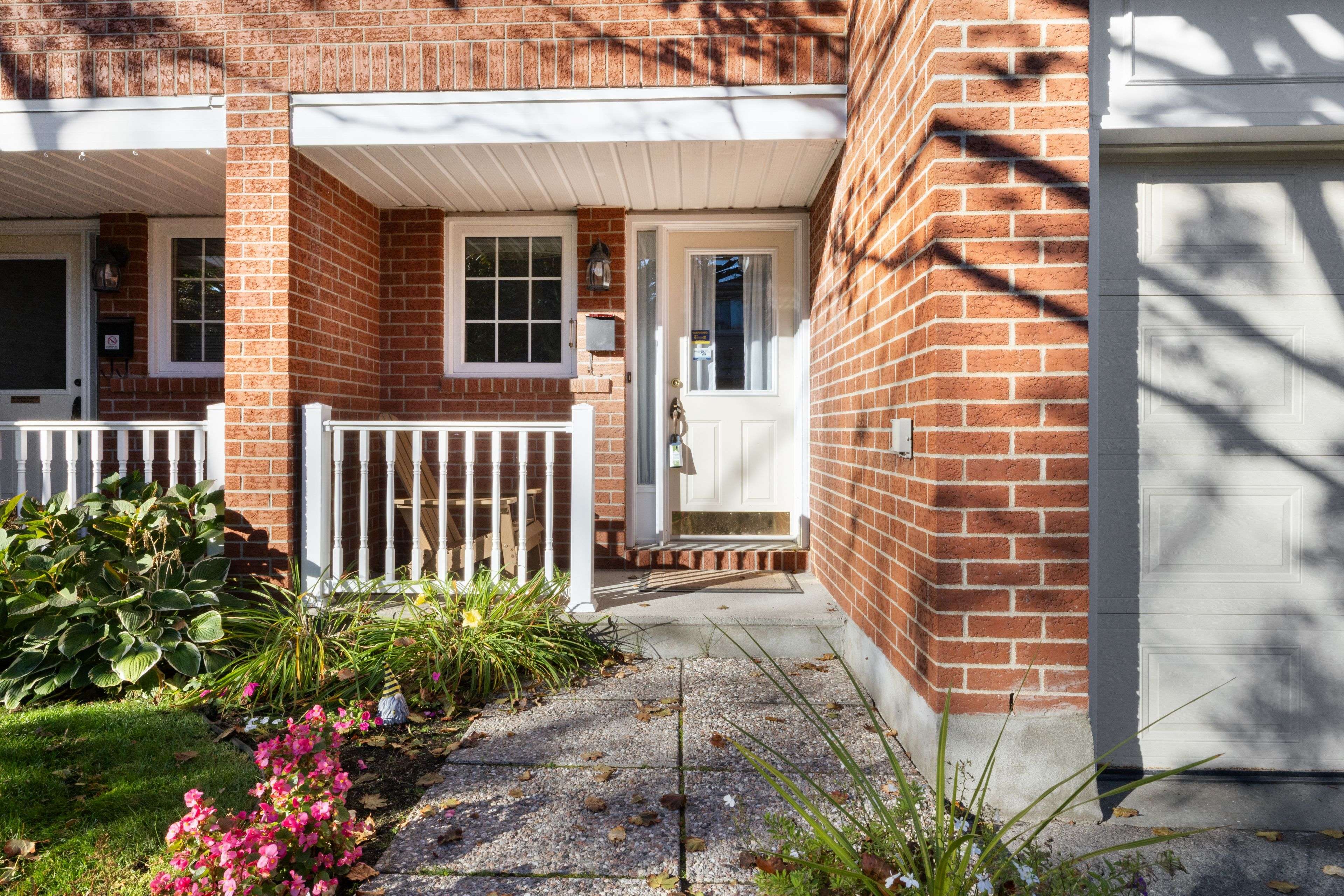 South Of Baseline To Knoxdale, ON K2G 5W9,68 Grandcourt DR #31