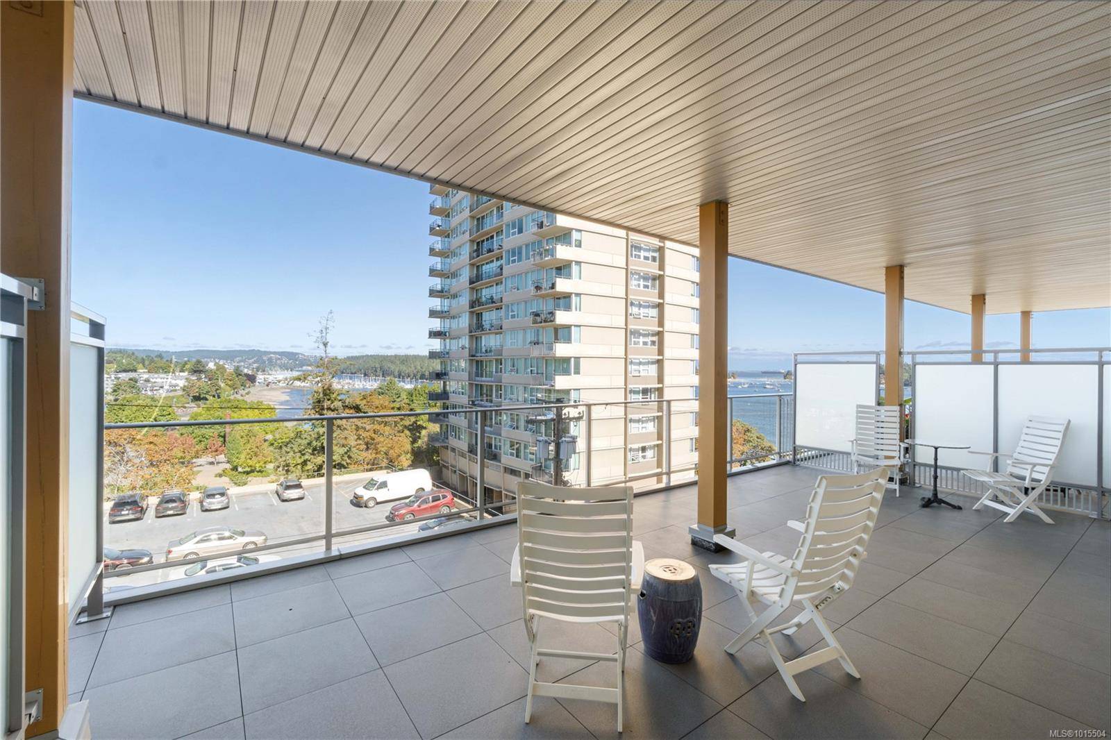 Nanaimo, BC V9R 5H2,10 Chapel St #403