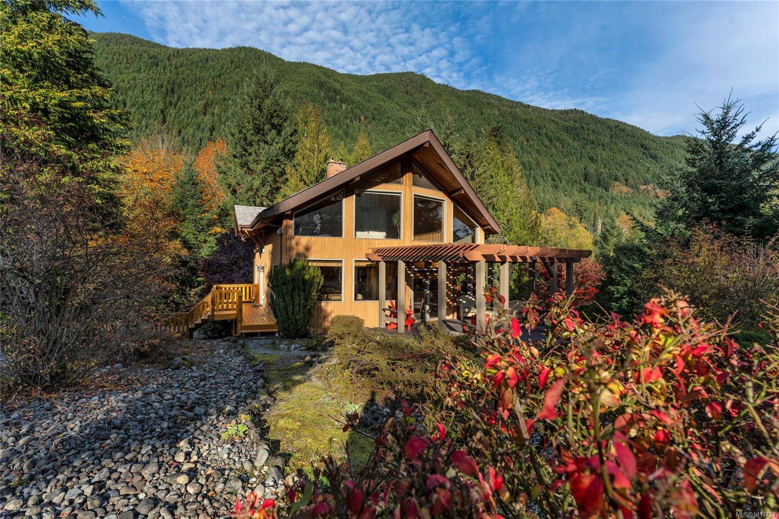 Youbou, BC V0R 3E1,8105 Miracle Close