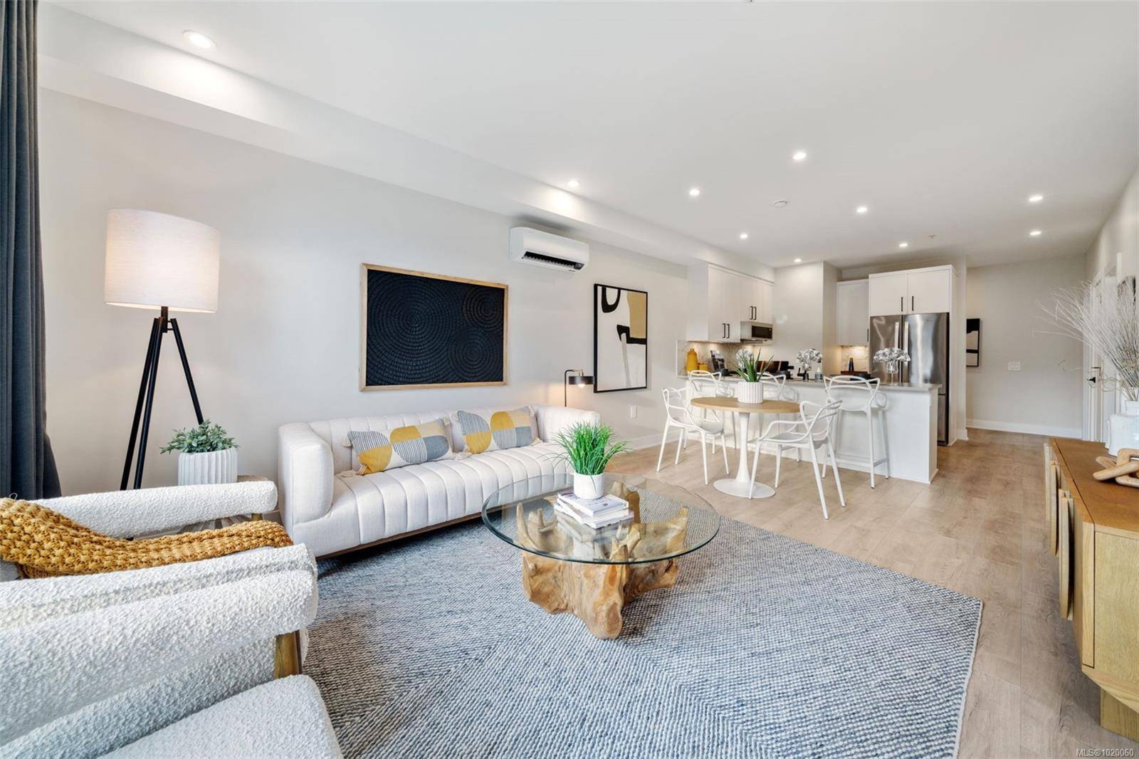 Langford, BC V9B 7B4,1371 Goldstream Ave #118