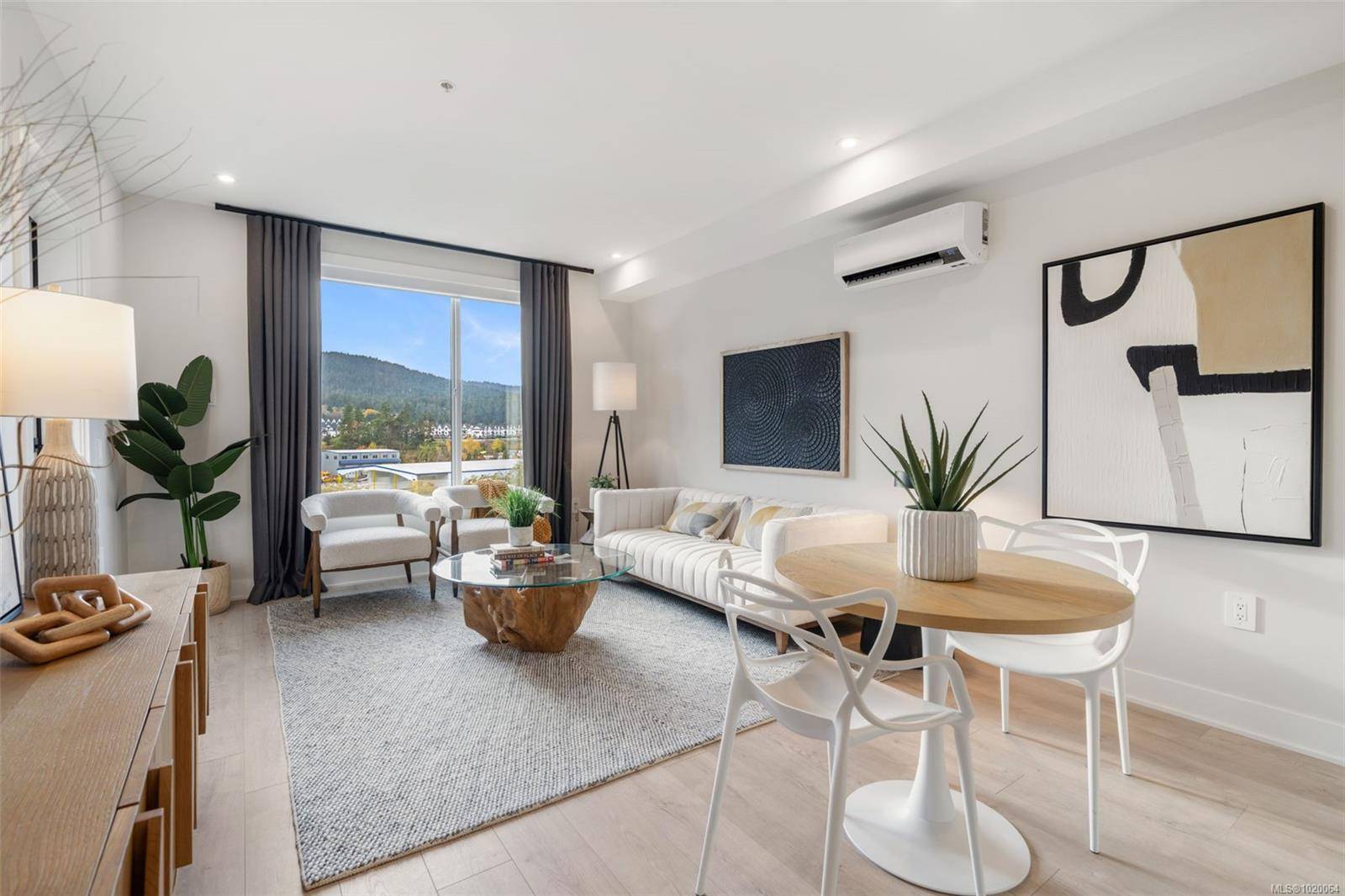 Langford, BC V9B 7B7,1371 Goldstream Ave #602