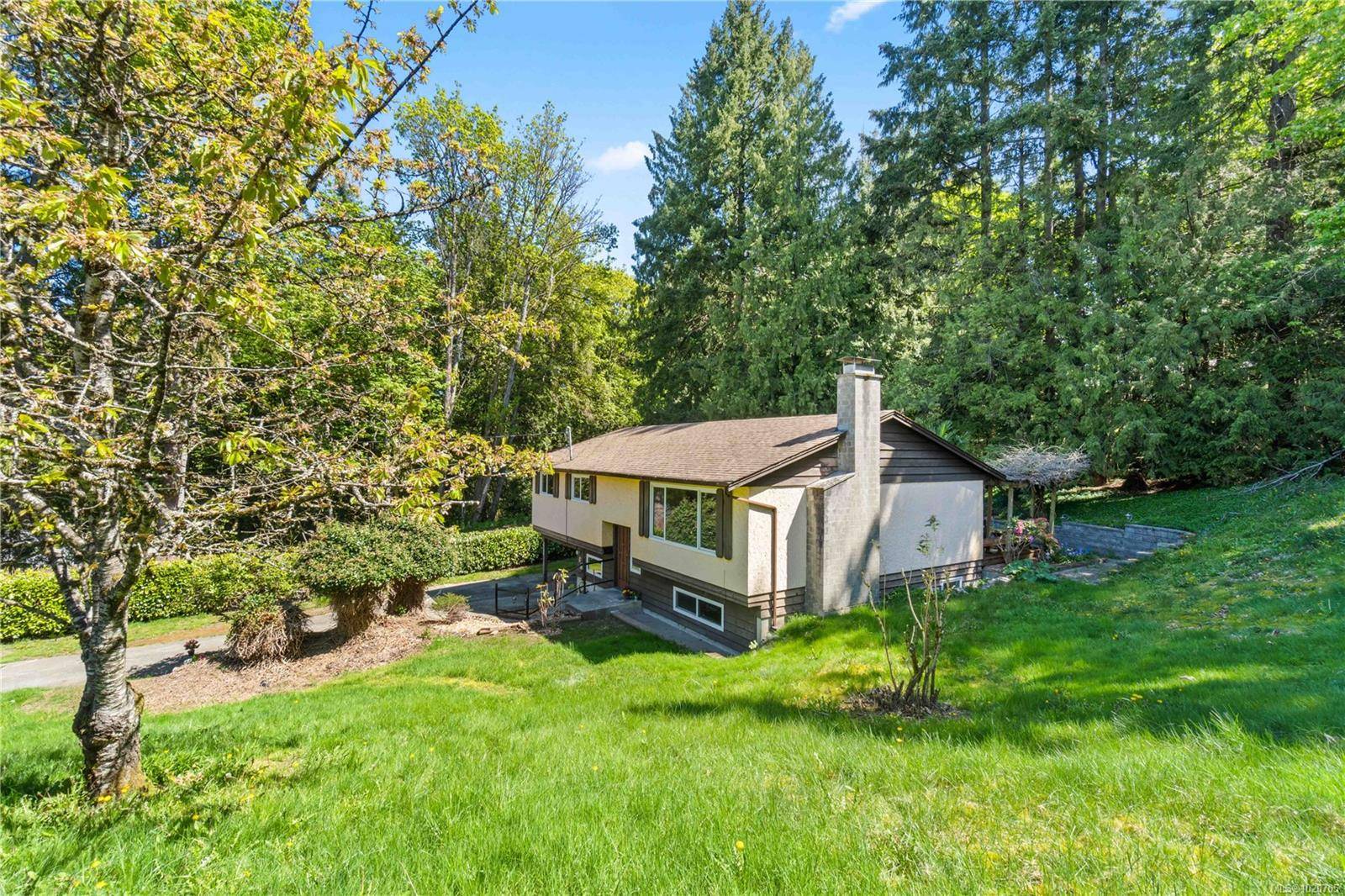 Nanaimo, BC V9T 4V3,2749 Joanna Terr