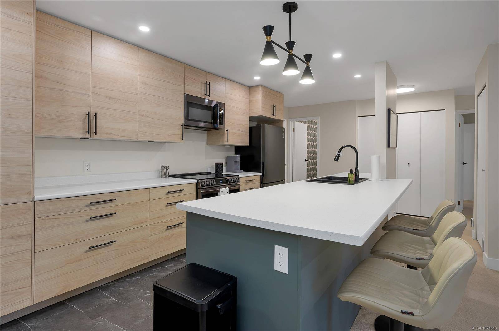 Campbell River, BC V9W 6T6,585 Dogwood St S #305