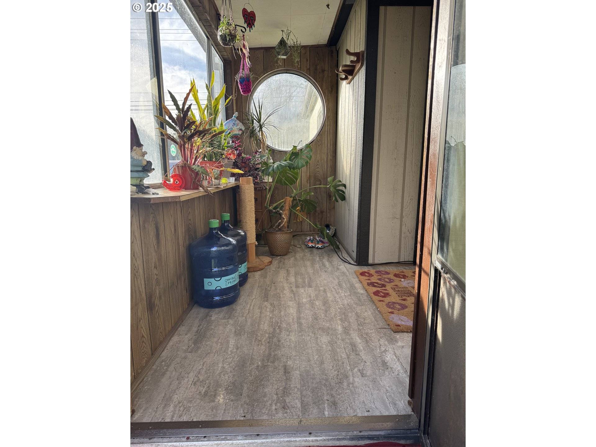 Bandon, OR 97411,737 11TH ST