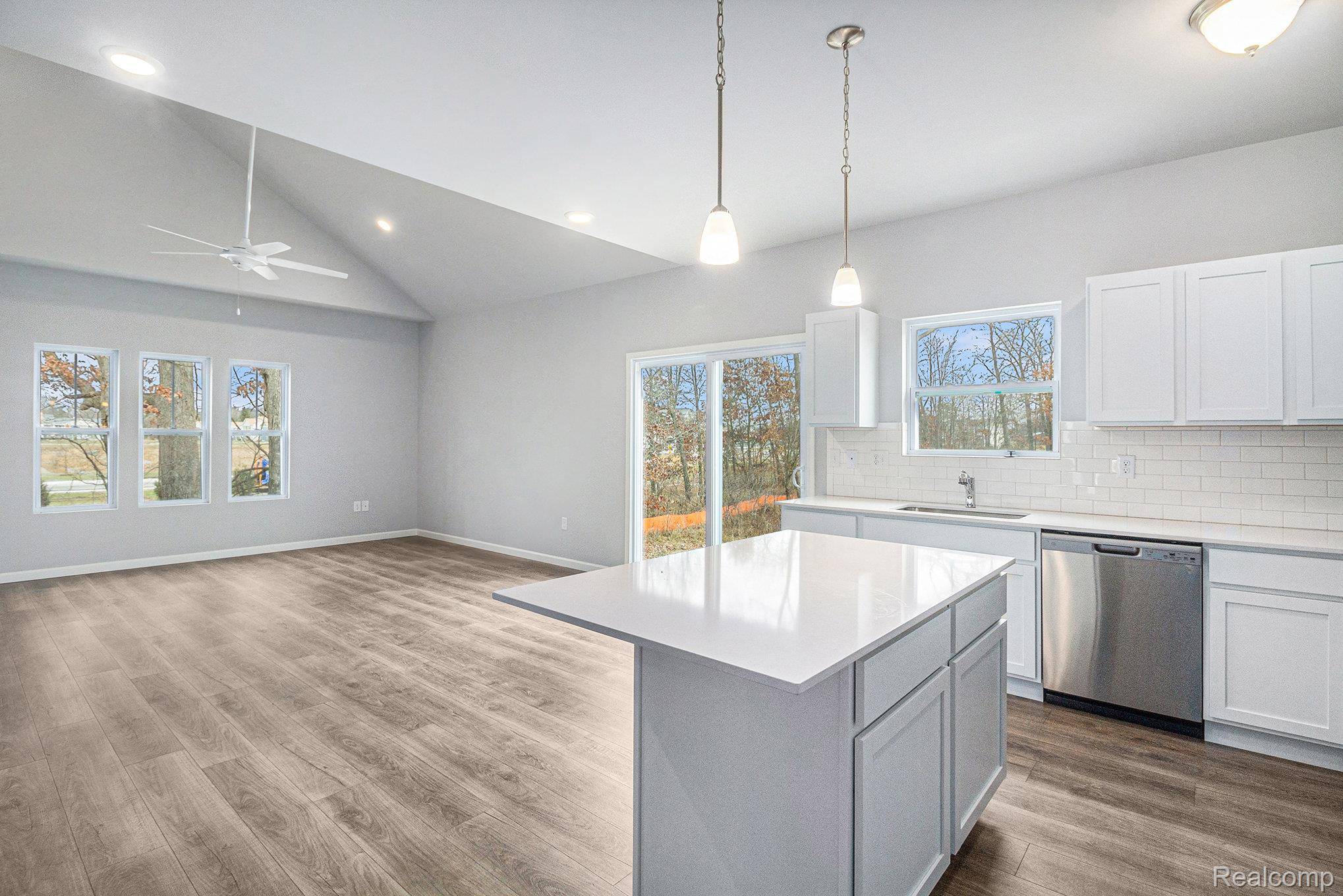 Howell, MI 48855,386 Dorchester DR