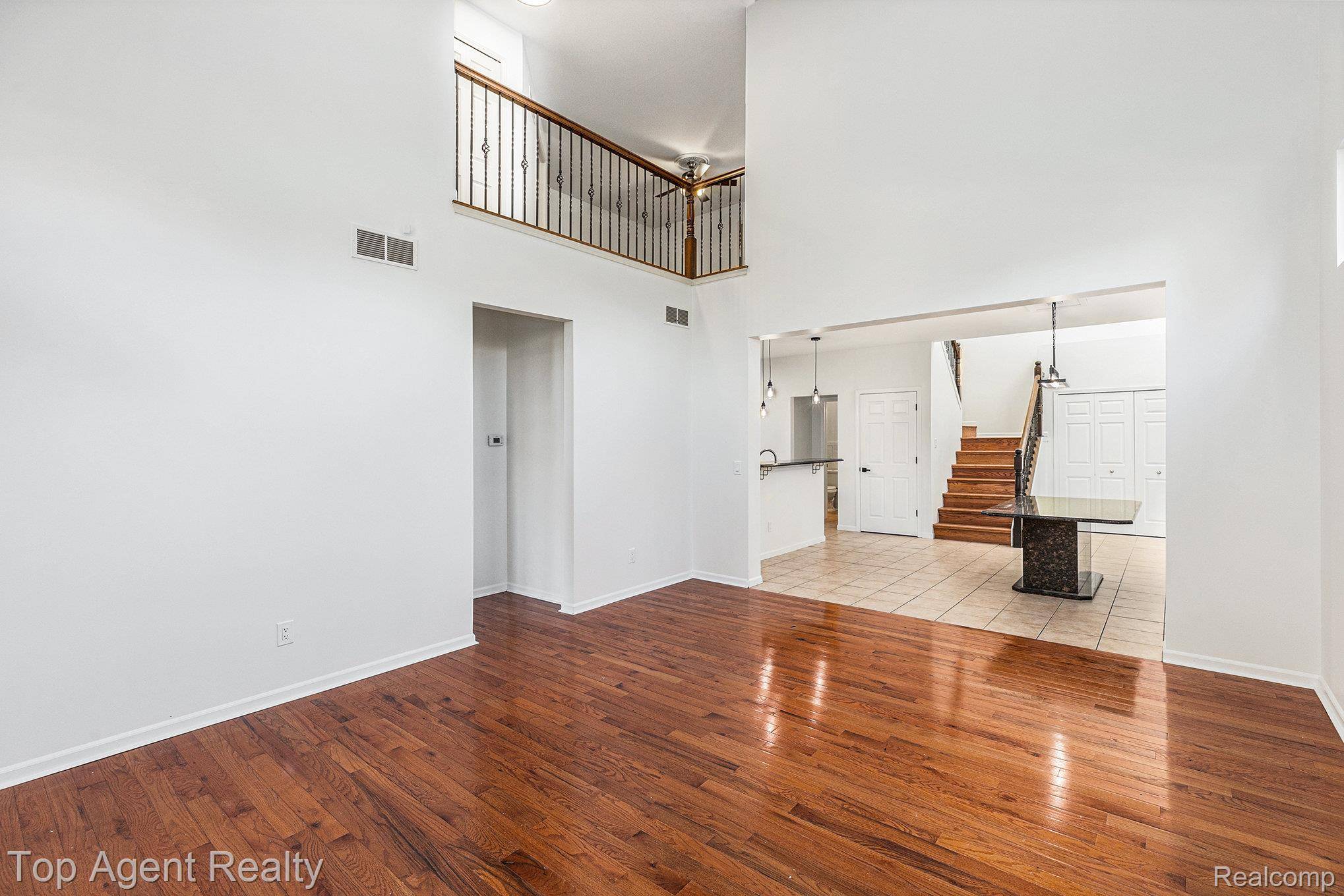 Shelby Twp, MI 48317,7087 Moore CT