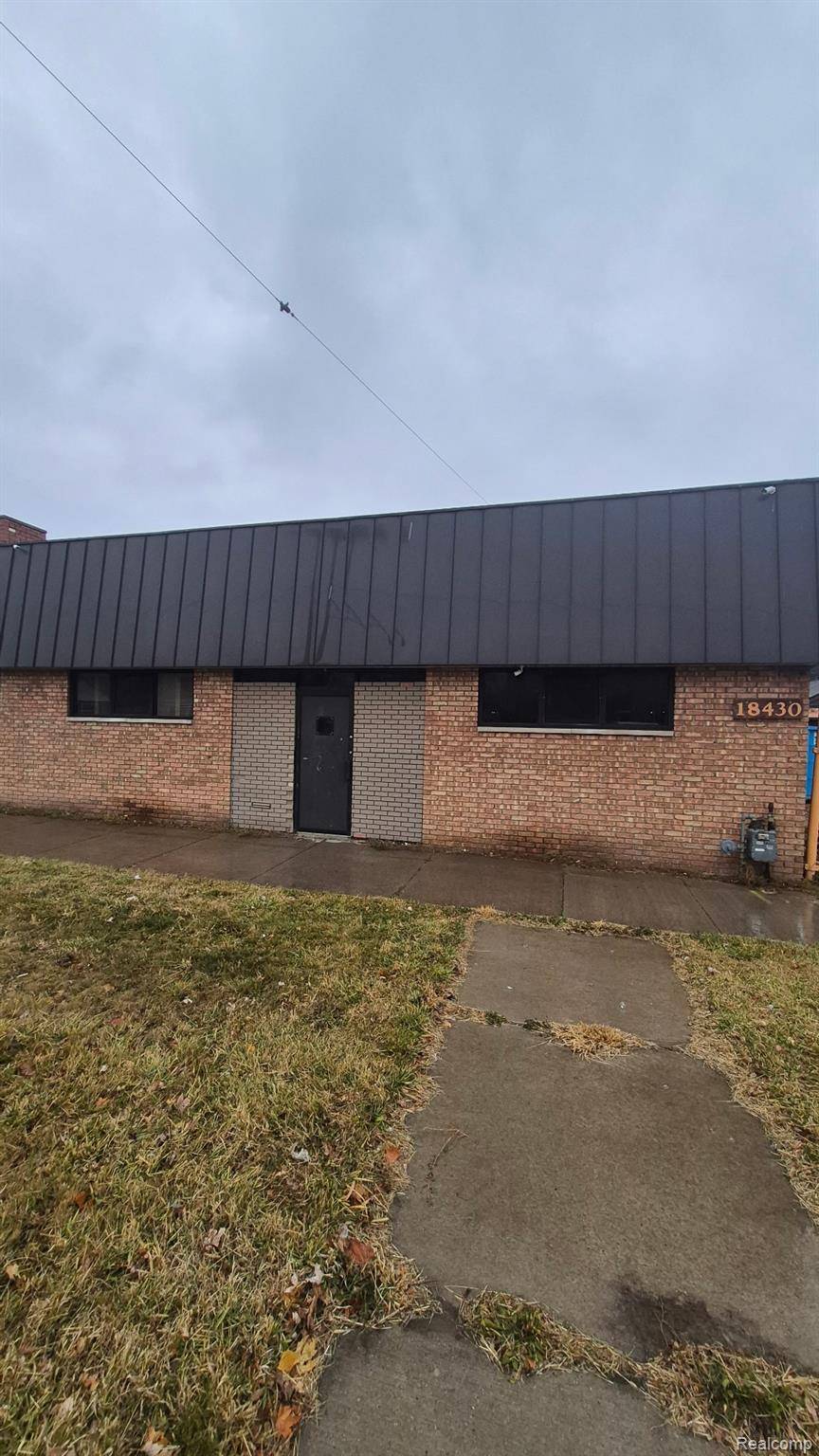 Detroit, MI 48205,18430 Morang DR