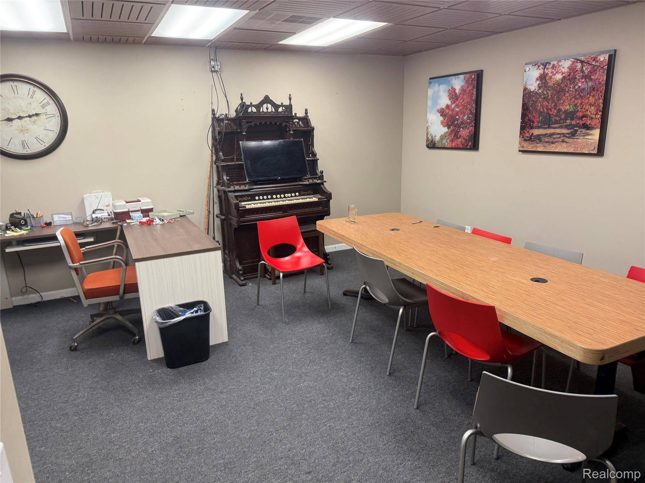 Detroit, MI 48205,18430 Morang DR