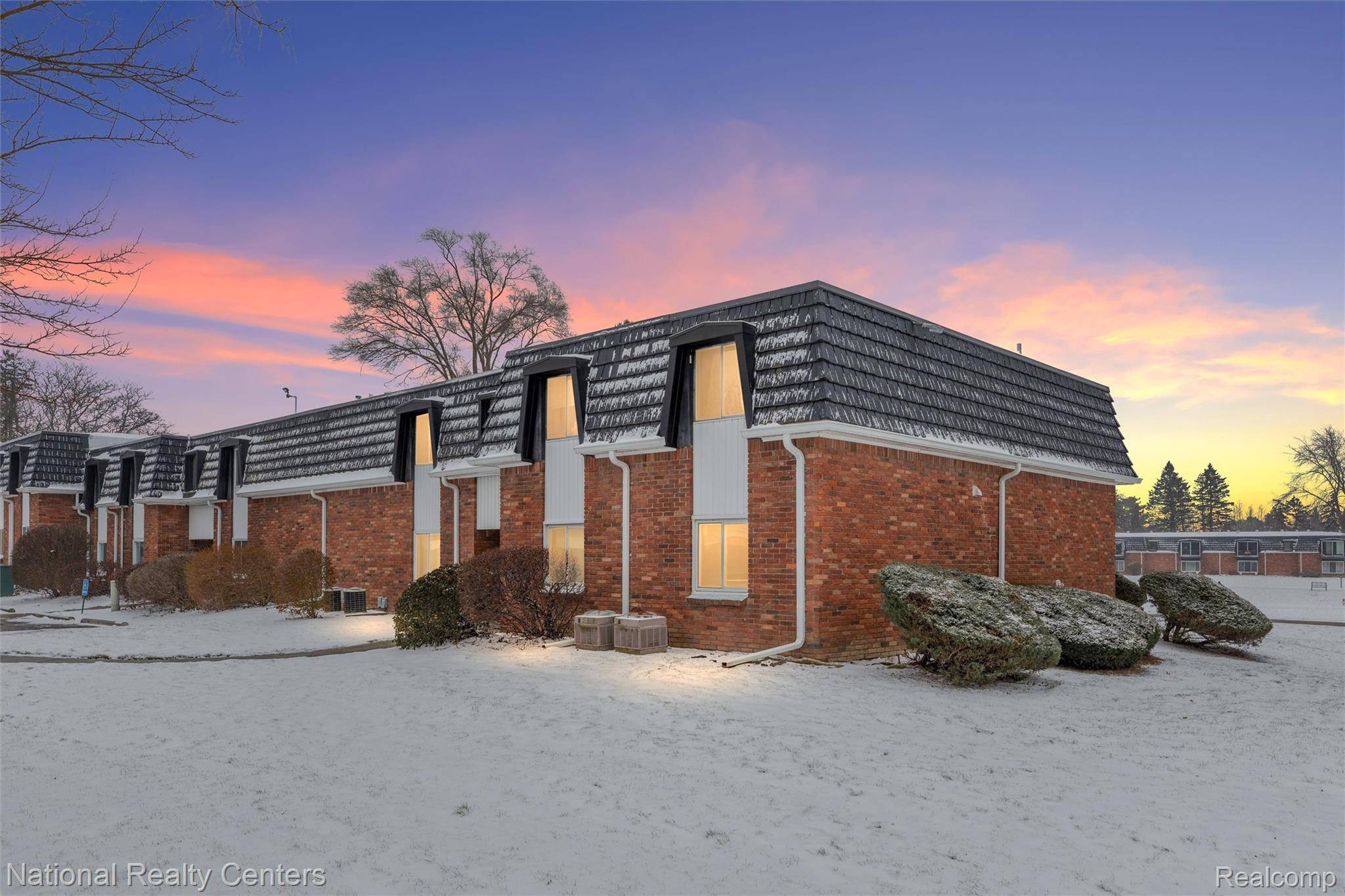 Waterford, MI 48328,1872 Colonial Village WAY #1