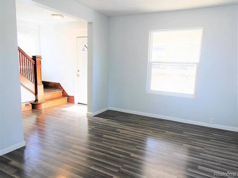 Royal Oak, MI 48067,813 S Center ST