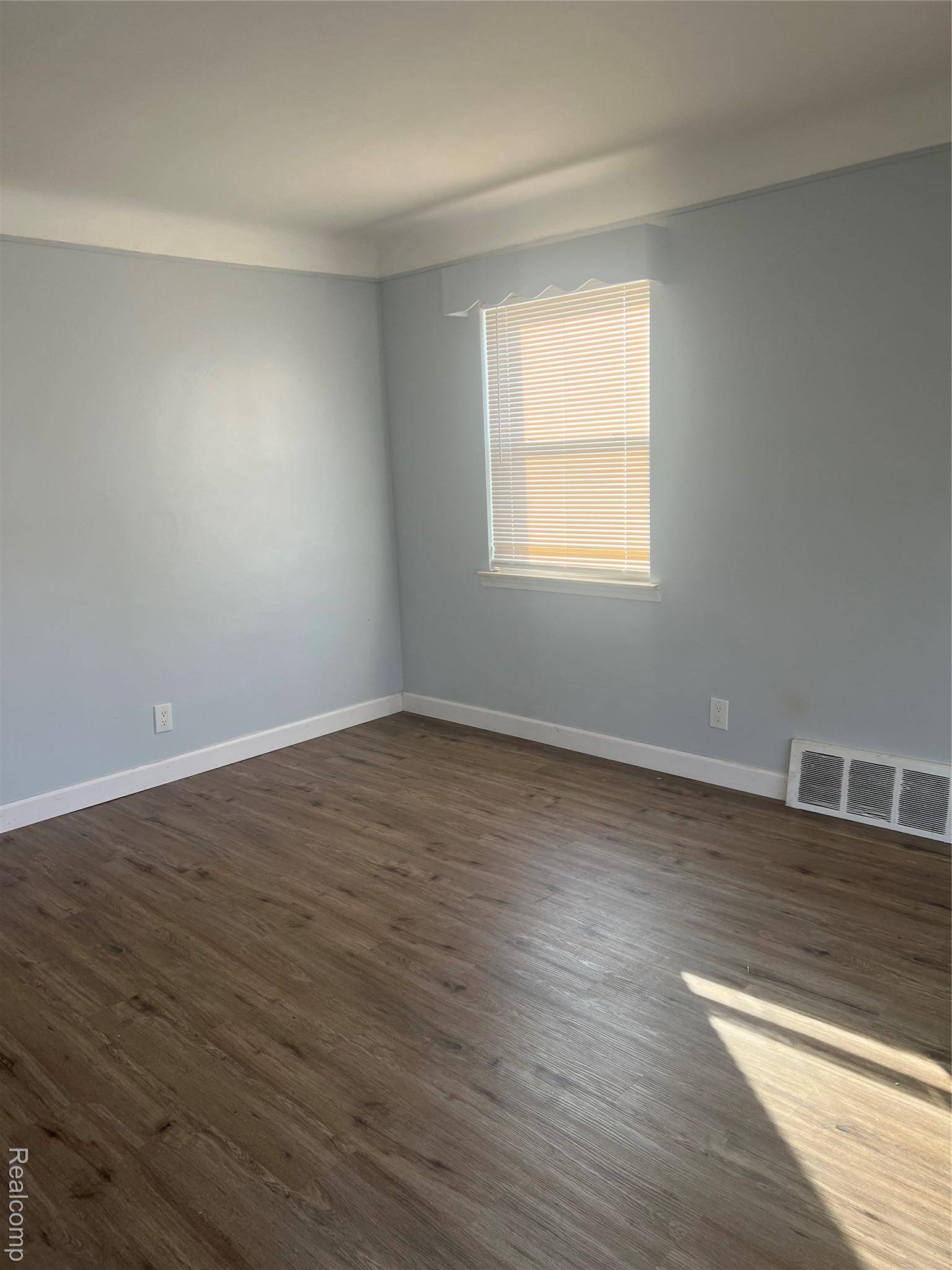 Detroit, MI 48228,6744 Artesian ST