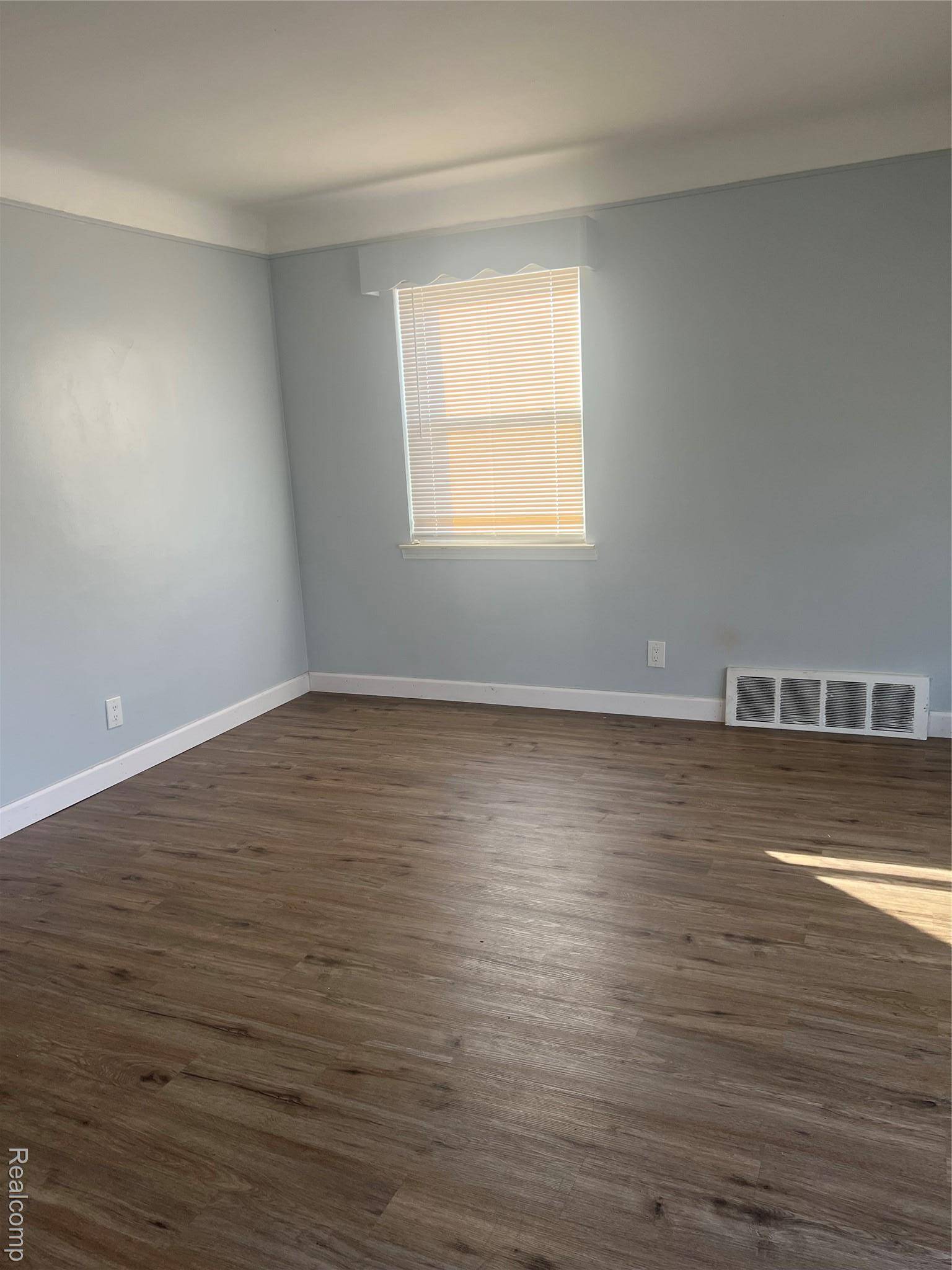 Detroit, MI 48228,6744 Artesian ST