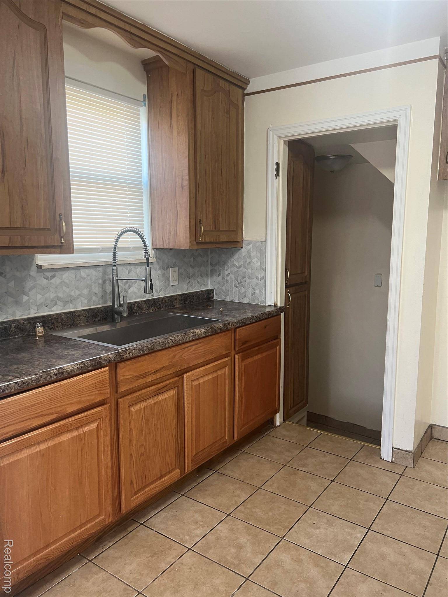 Detroit, MI 48228,6744 Artesian ST