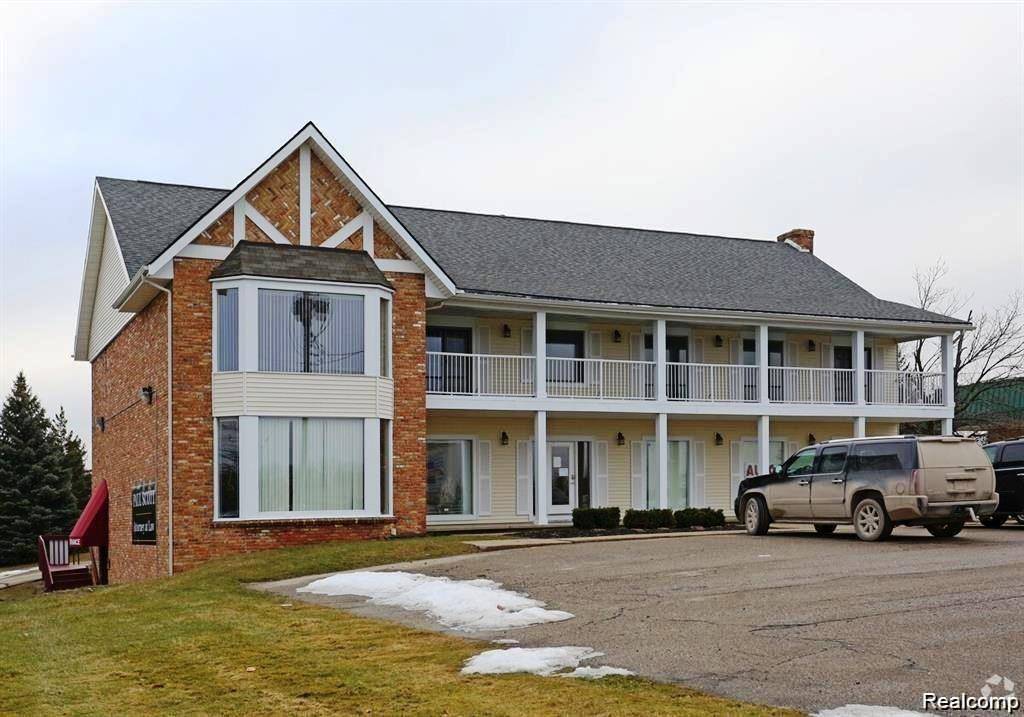 Grand Blanc, MI 48439,8445 S Saginaw ST #300