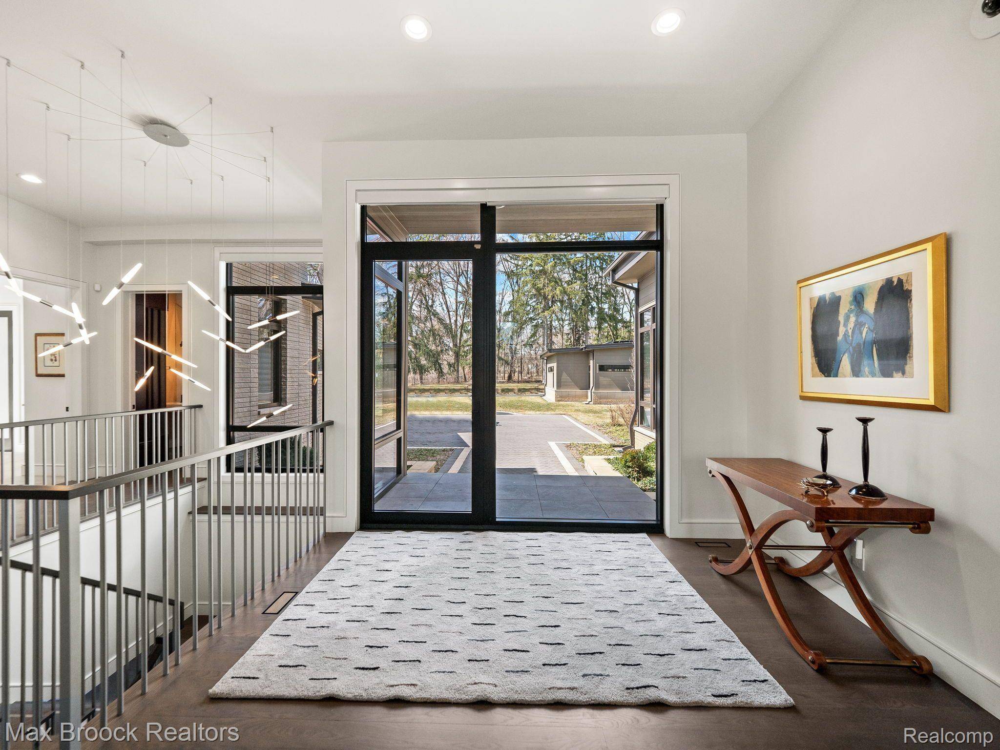 Bloomfield Hills, MI 48304,4890 Charing Cross RD