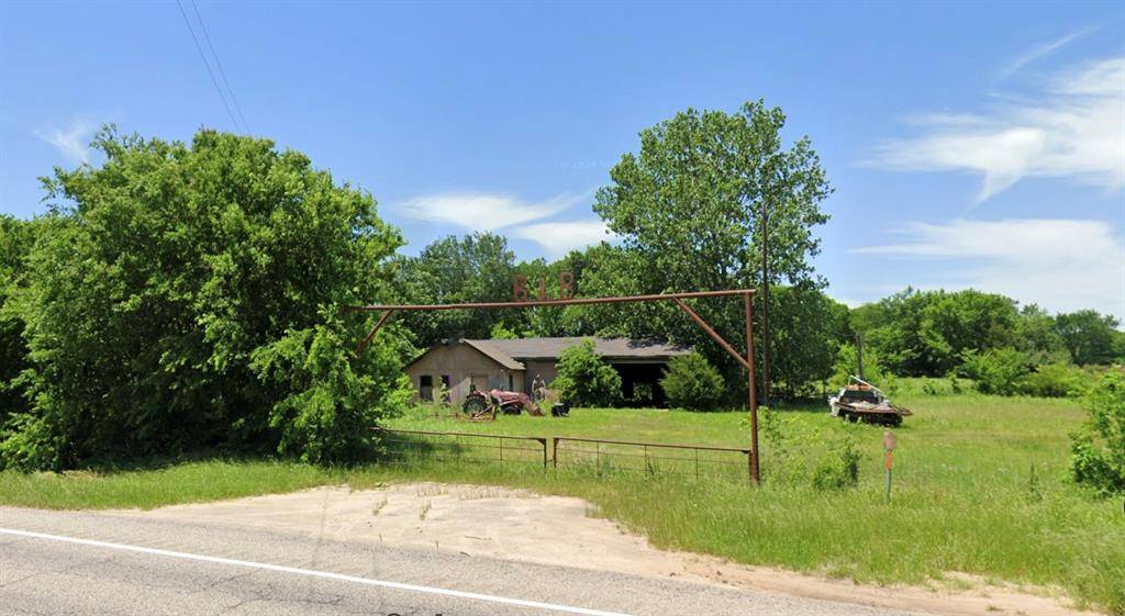 Trenton, TX 75490,16038 State Hwy 121