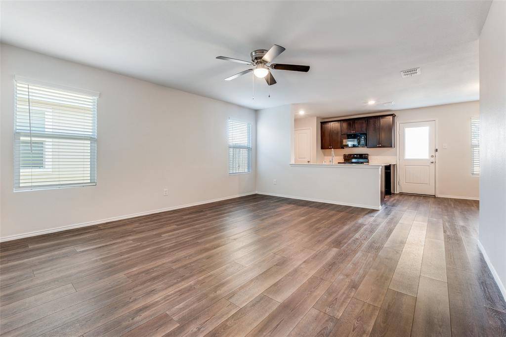 Dallas, TX 75227,9287 Summerlee Street