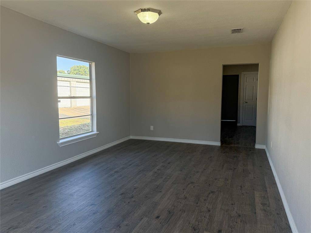 Mount Pleasant, TX 75455,2410 N Jefferson