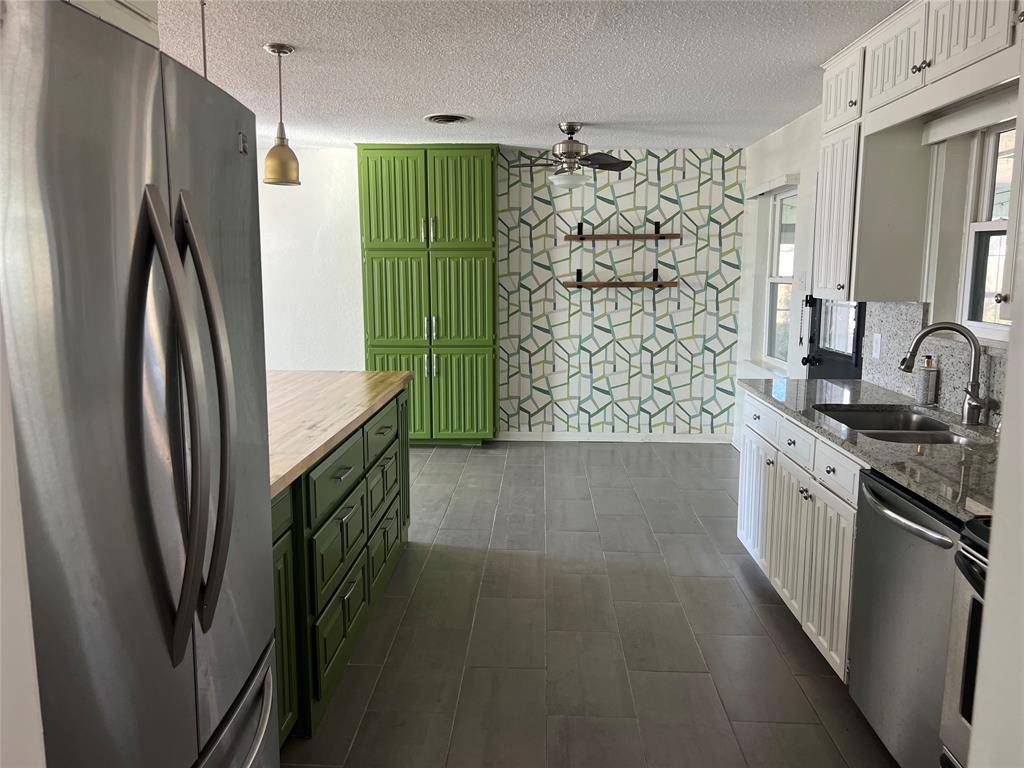 Fort Worth, TX 76116,7720 Gaston Avenue