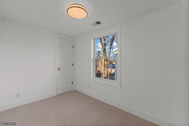 Chester Boro, NJ 07930,143 Maple Ave