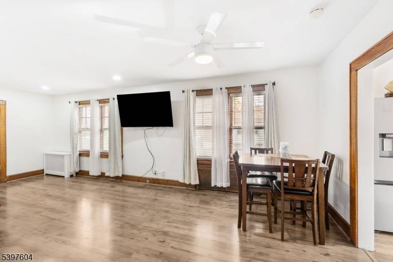 Roselle Park Boro, NJ 07204,140 W Lincoln Ave