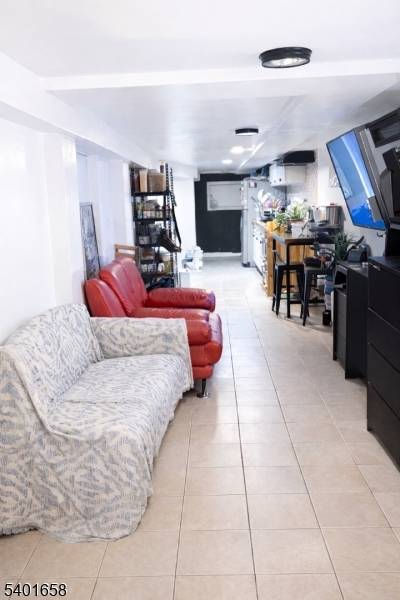 Newark City, NJ 07107,245 - 247 4Th St