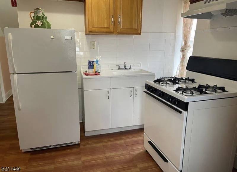 Newark City, NJ 07104,11-13 Carteret St