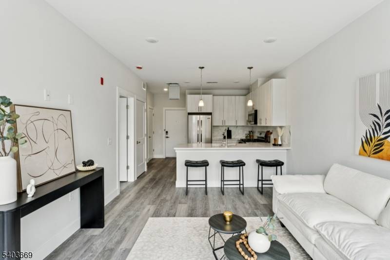 Roselle Park Boro, NJ 07204,140 W Webster Ave #106