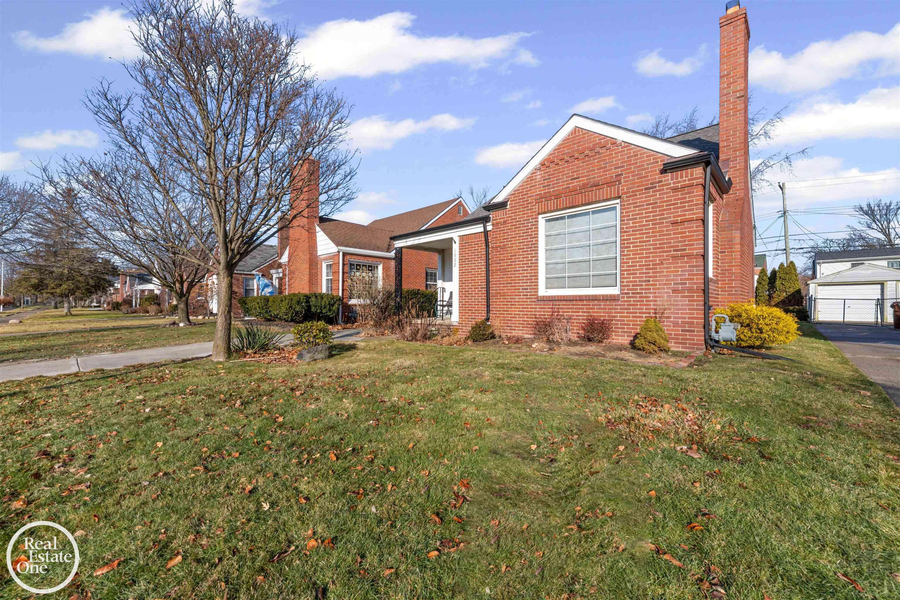 Grosse Pointe Woods, MI 48236,1992 Lennon ST