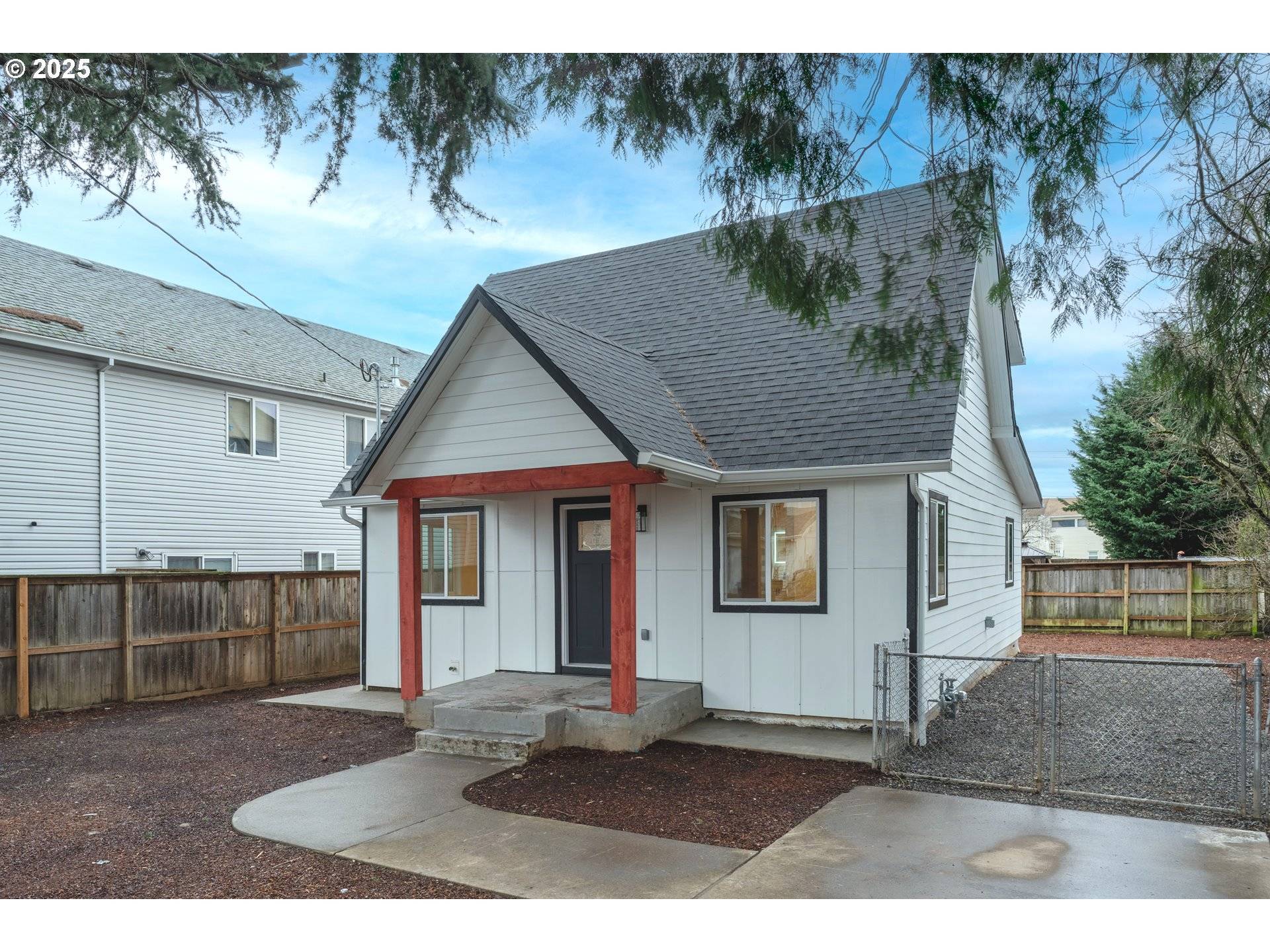 Portland, OR 97216,9326 SE MILL ST