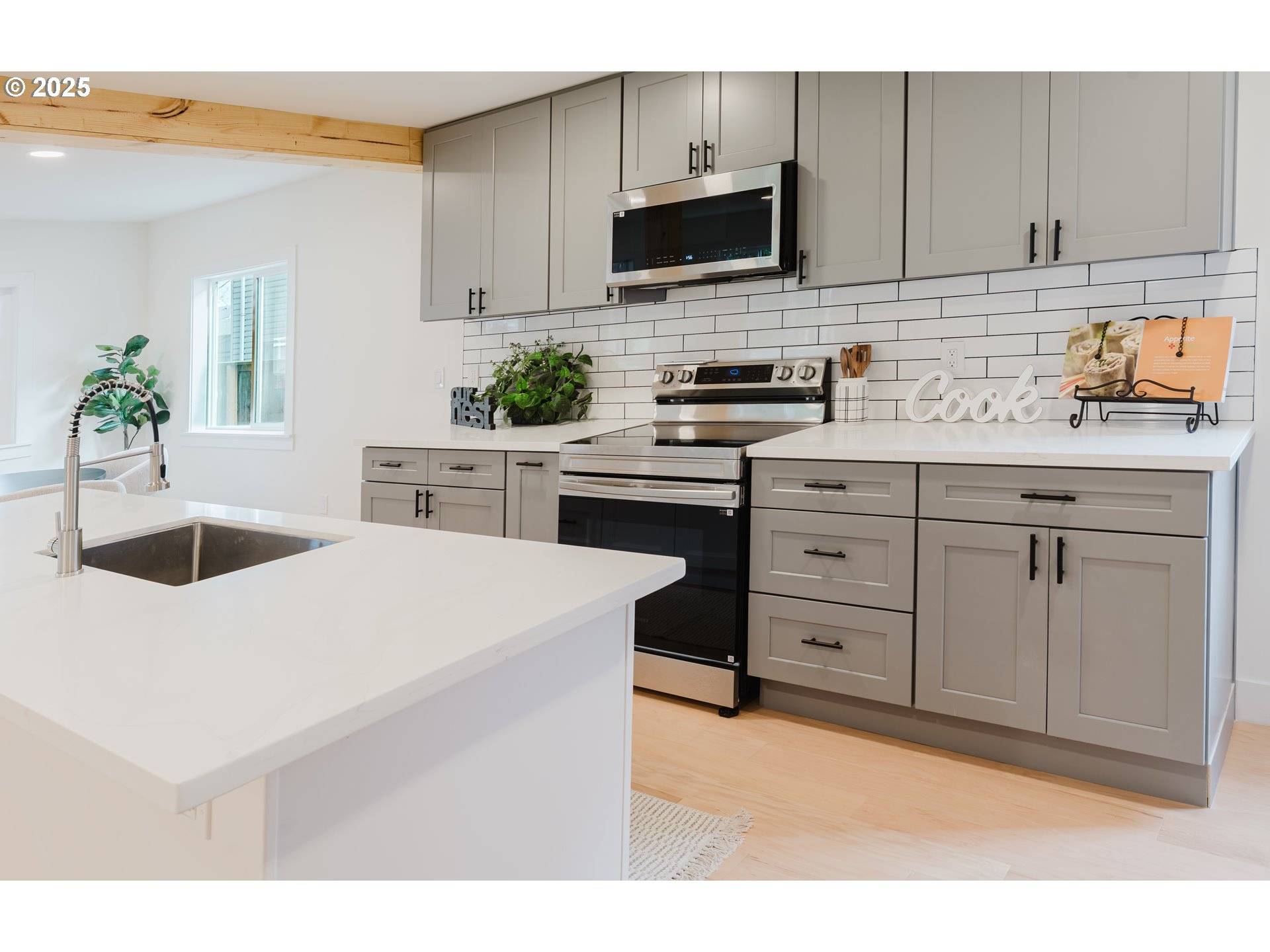 Portland, OR 97216,9326 SE MILL ST