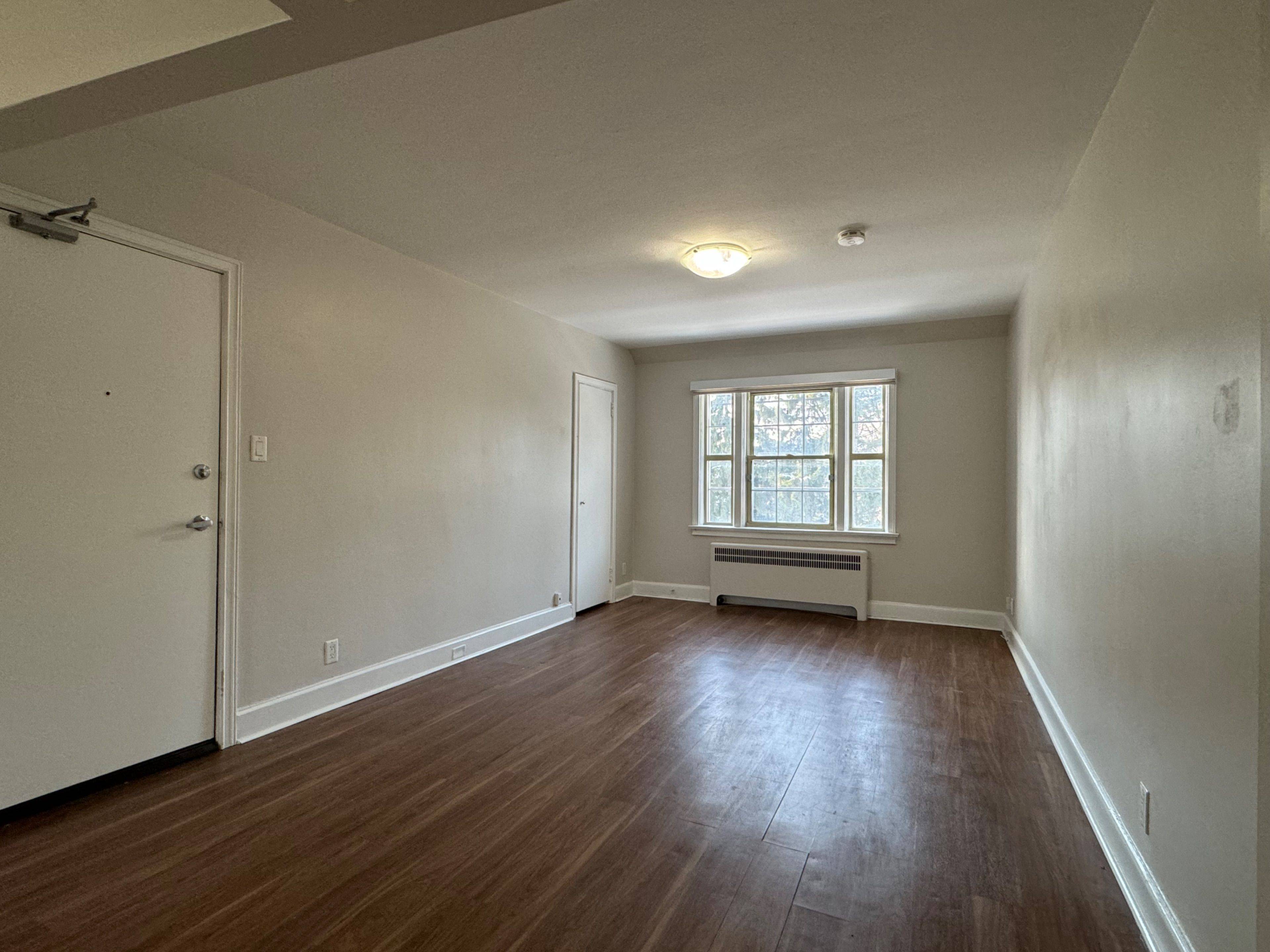 Toronto C11, ON M4G 3A5,1351 Bayview AVE #U03