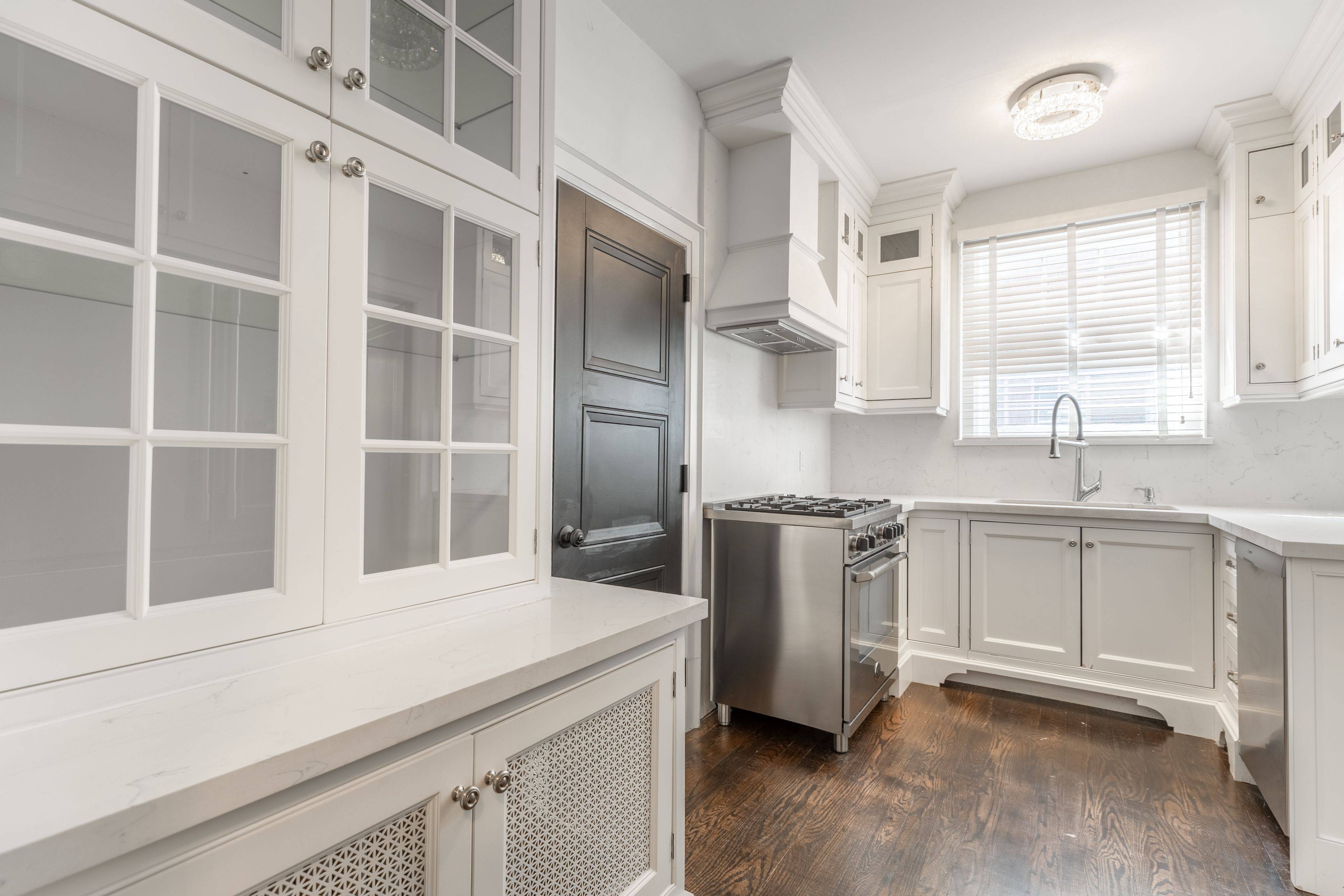 Toronto C09, ON M4W 2C5,29 Whitehall RD