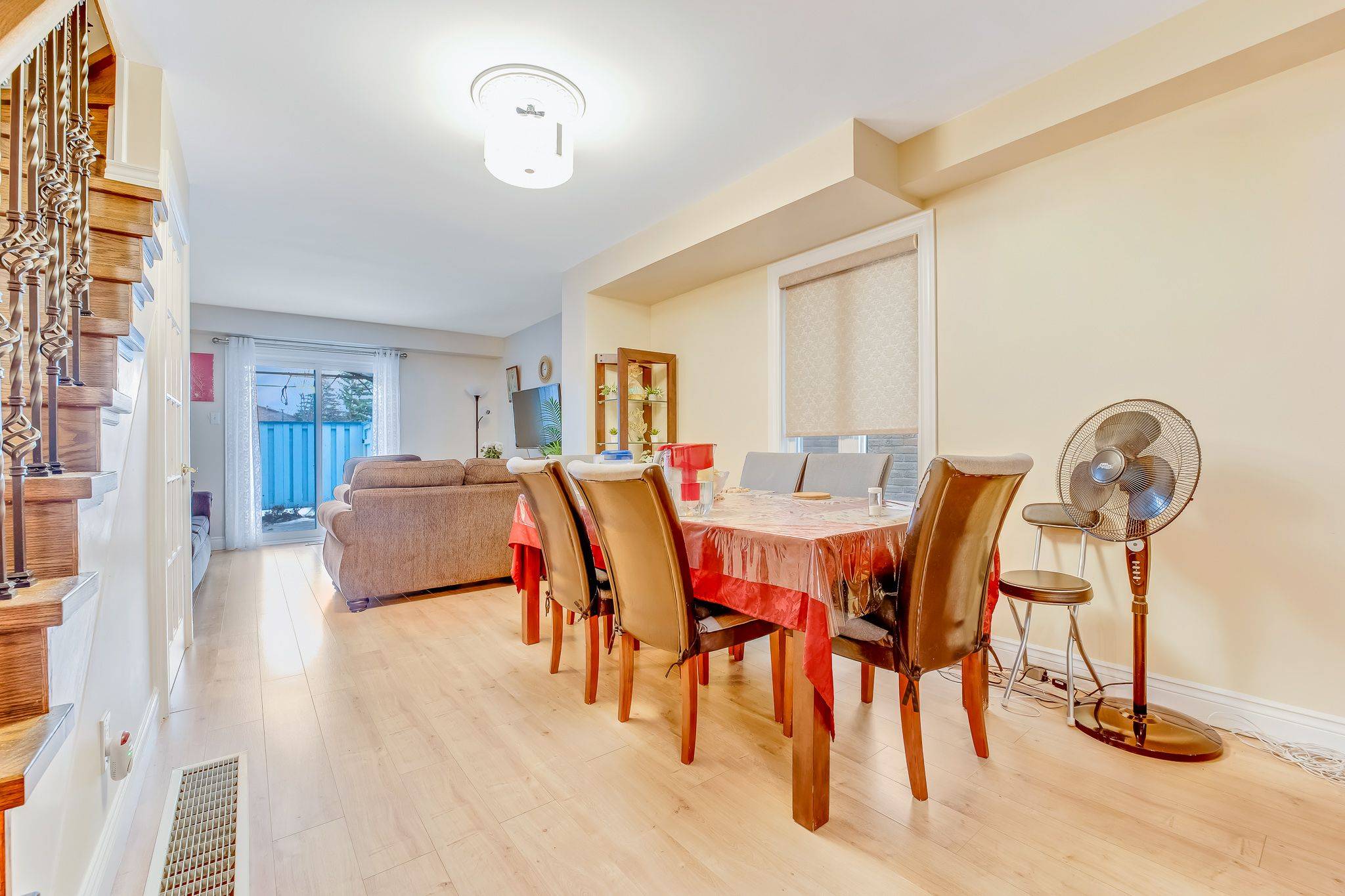 Toronto E11, ON M1B 4K4,47 Jacob Fisher DR