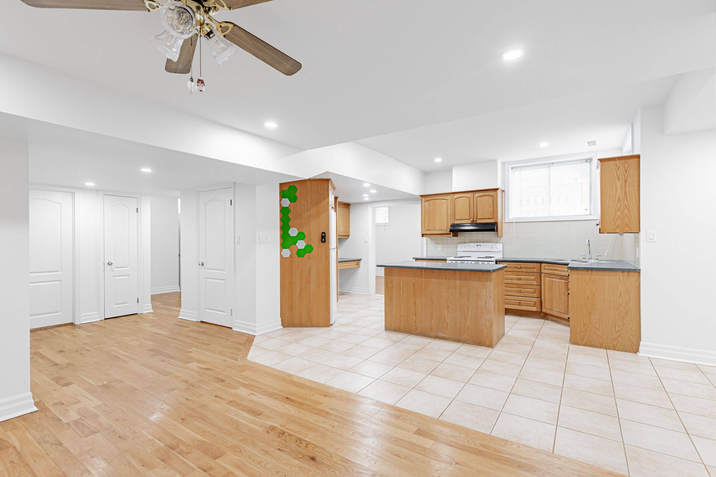 Toronto E08, ON M1M 2M2,44 Thatcher AVE #Lower