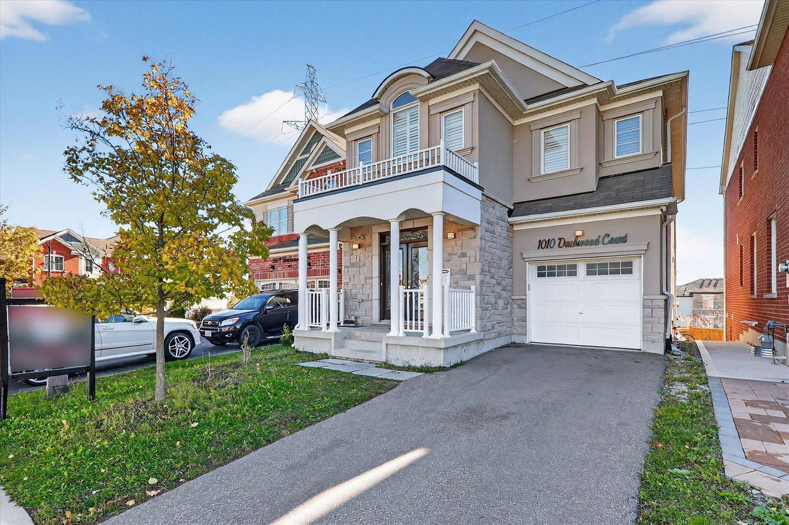 Pickering, ON L1V 2P8,1010 Dashwood CT