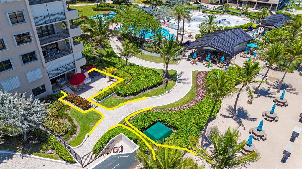 Lauderdale By The Sea, FL 33308,4900 N Ocean Blvd #208