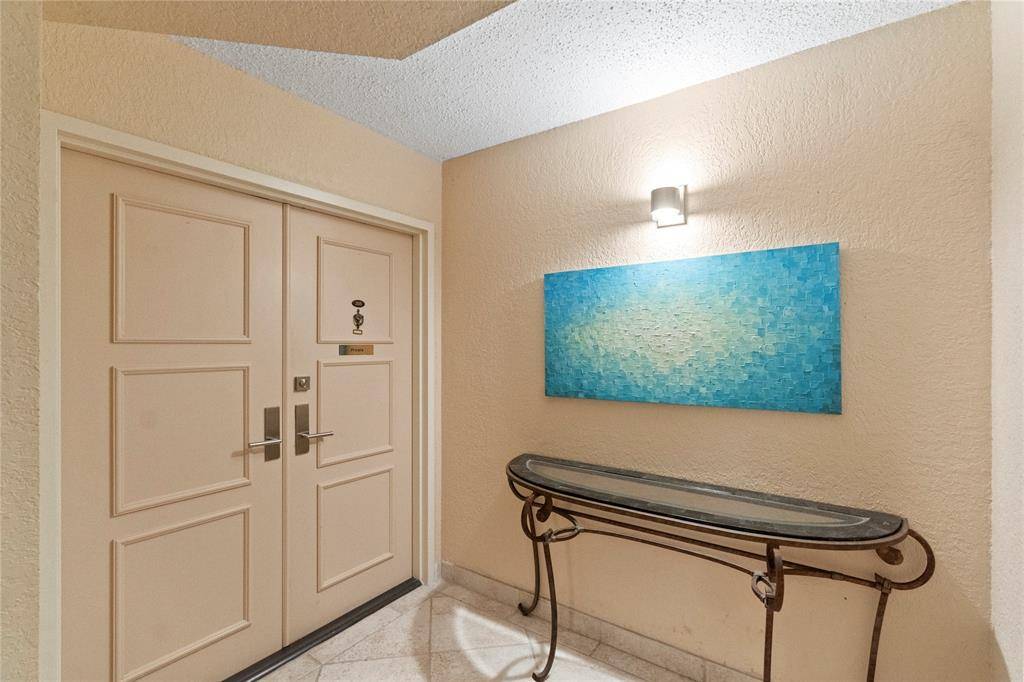 Lauderdale By The Sea, FL 33308,4900 N Ocean Blvd #208