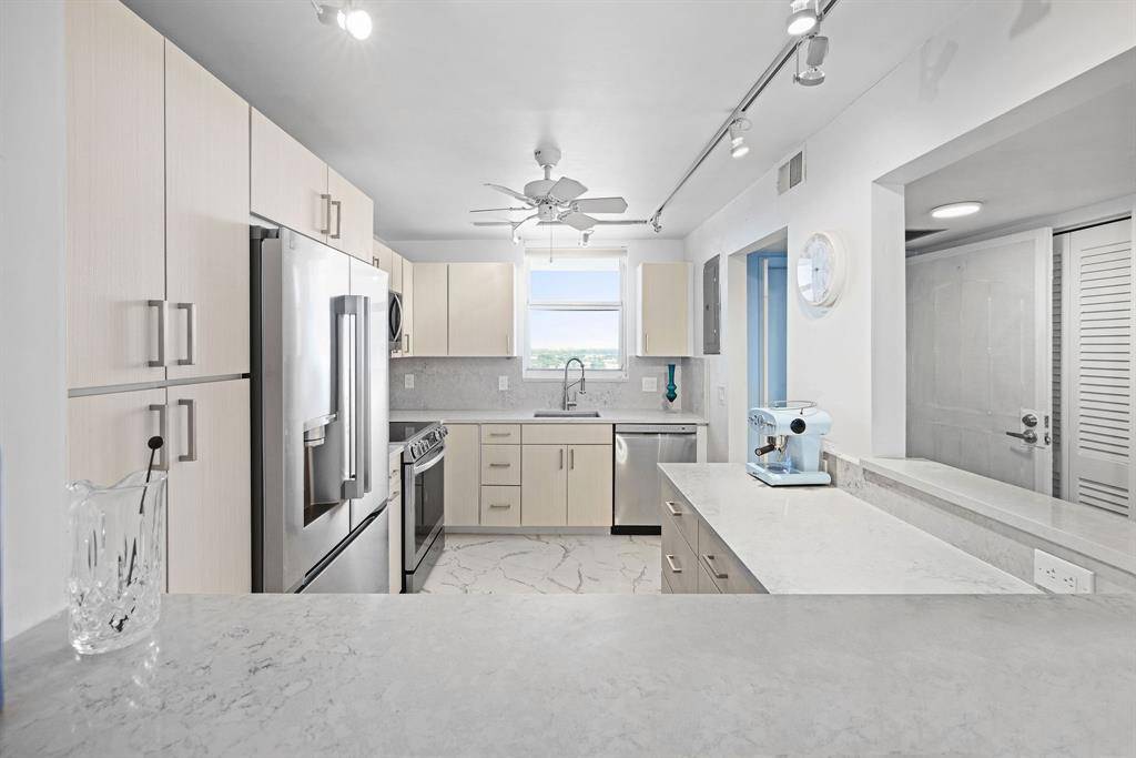 Fort Lauderdale, FL 33308,3100 NE 49th St #PH10