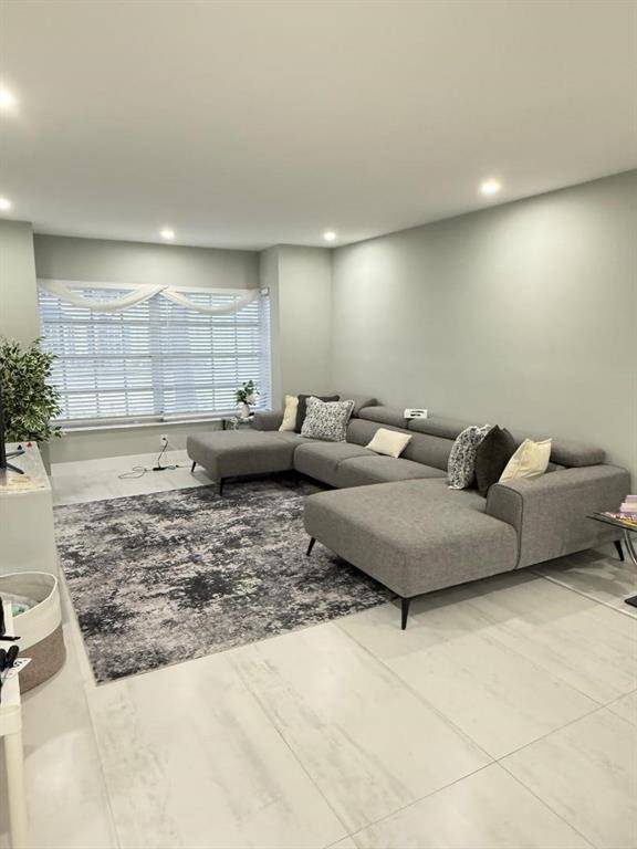 Fort Lauderdale, FL 33308,2191 NE 68th St #403