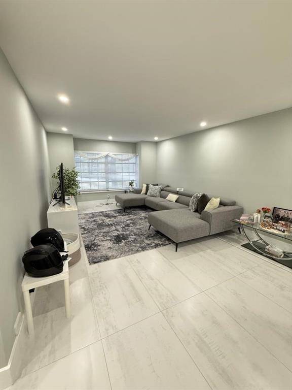 Fort Lauderdale, FL 33308,2191 NE 68th St #403