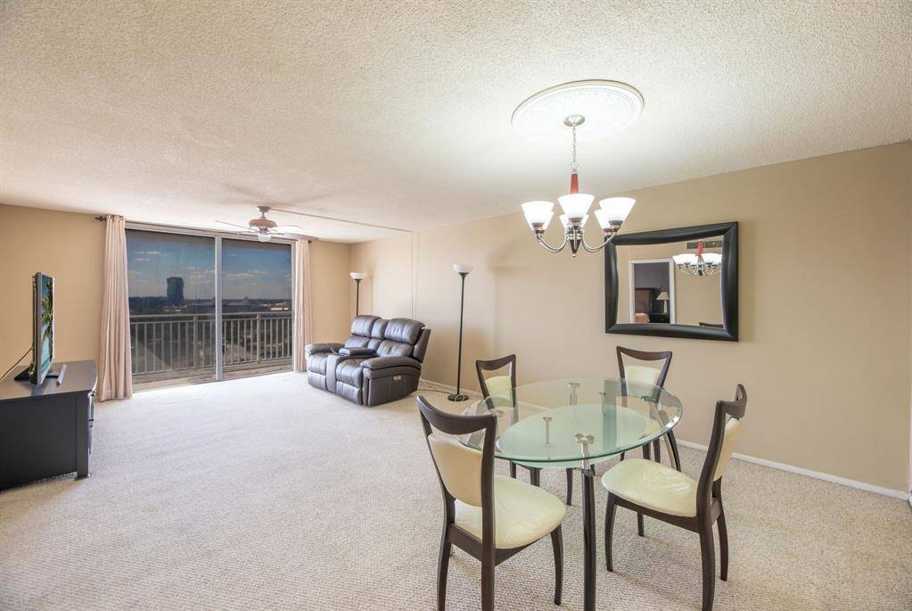 Hallandale Beach, FL 33009,427 Golden Isles Dr #14B