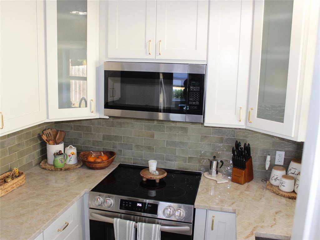 Port St Lucie, FL 34983,421 SE Solaz Ave