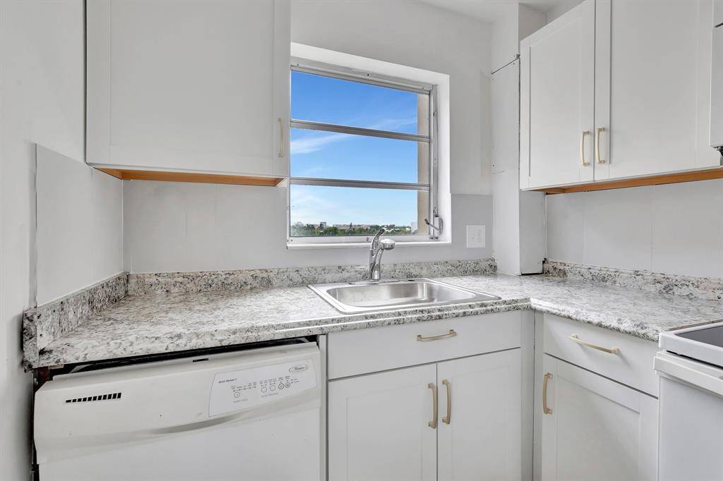 Pompano Beach, FL 33062,2350 NE 14th Street Cswy #611