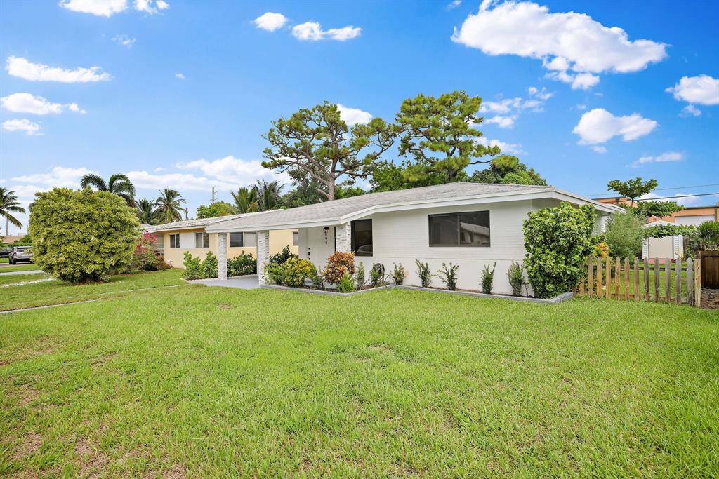 Oakland Park, FL 33334,699 NE 40th St