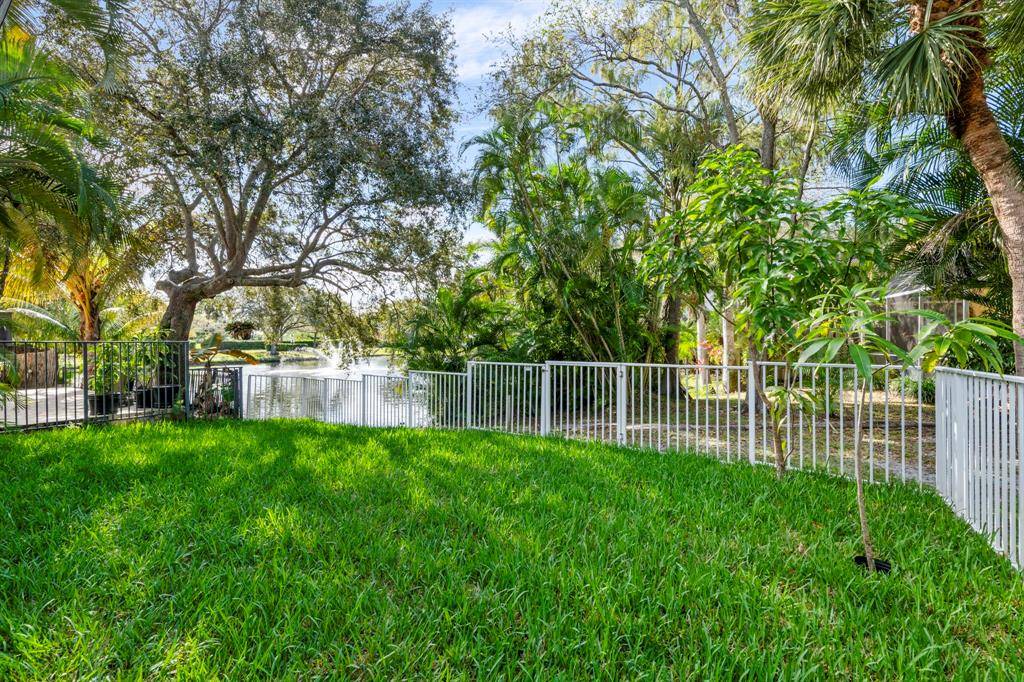 Plantation, FL 33324,9838 Fairway Cove Ln